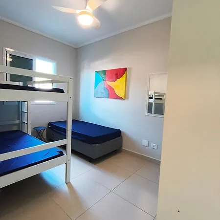 Apartamento novo nas Toninhas com Wifi-3